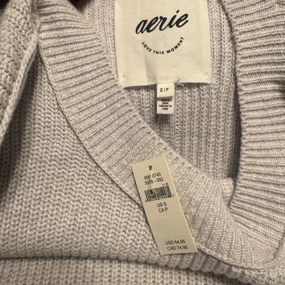aerie Heather Light Gray Ribbed Crewneck Sweater - Picture 3 of 4